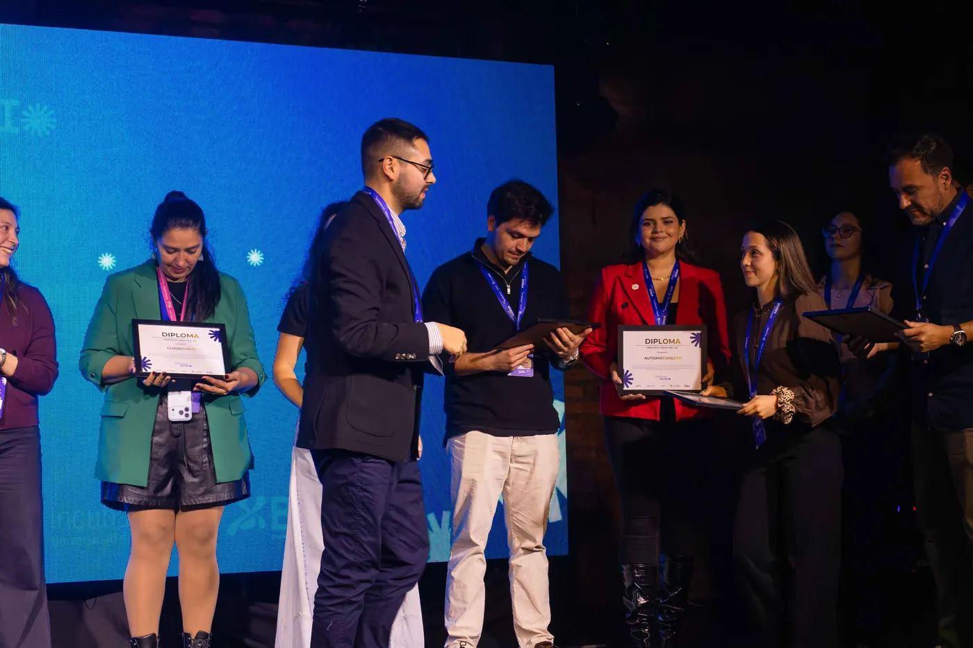 Entrega de diplomas a los finalistas del Demo Day
